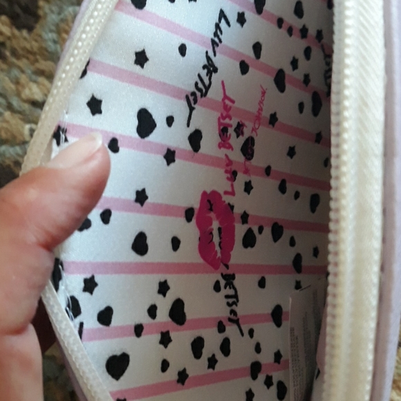 6x*Host Pick* Betsey Johnson cute wristlet - Picture 7 of 8